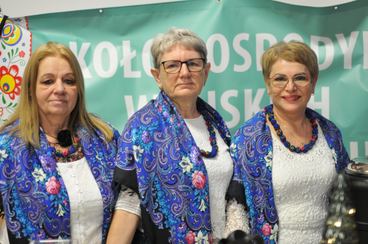 „Z tradycją i ze smakiem” w Ostrówku. Stoiska odwiedziły dziesiątki mieszkańców regionu